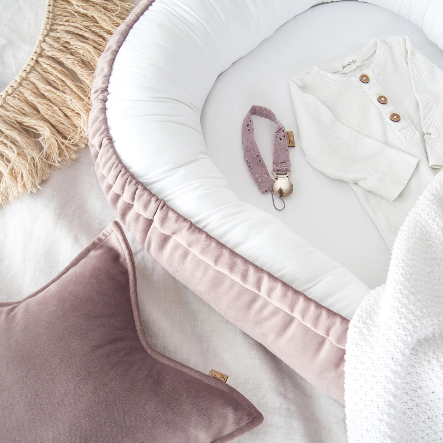 Babyly Babynest Sammet Ljung