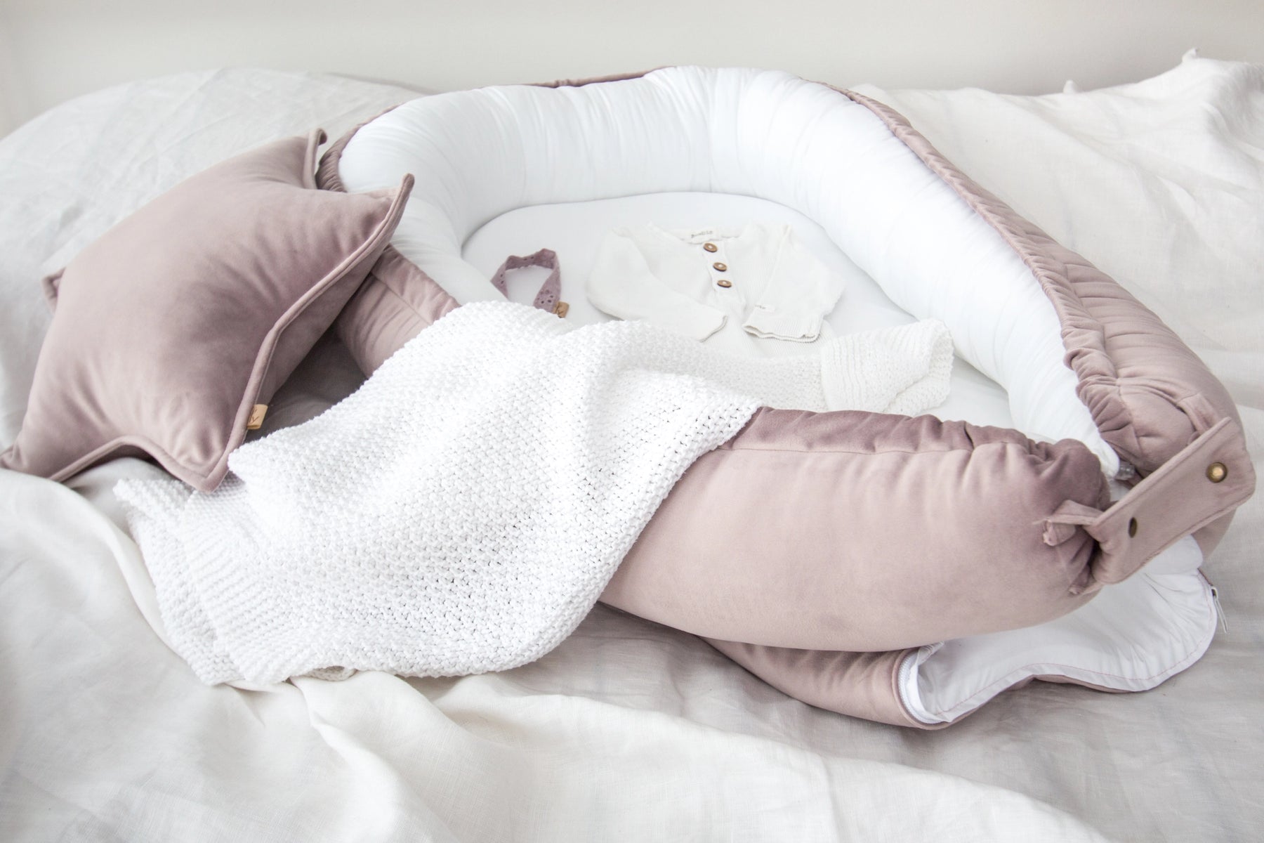 Babyly Babynest Sammet Ljung