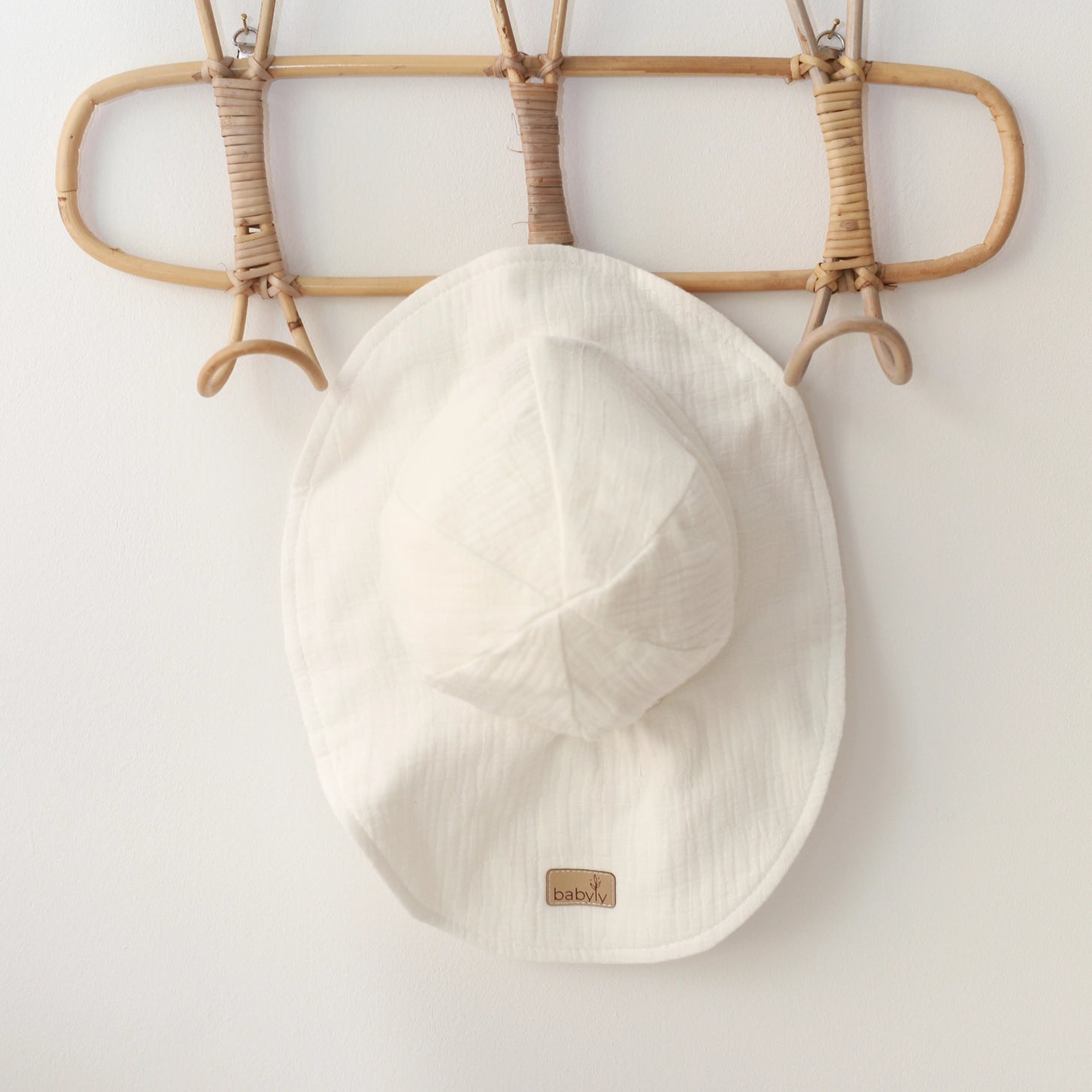 Babyly Solhatt Muslin Vit