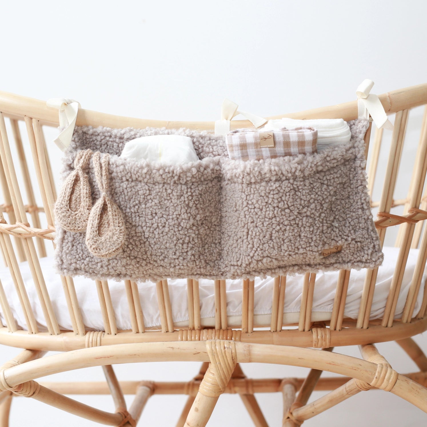 Babyly Baby Crib Organizer Teddy Taupe