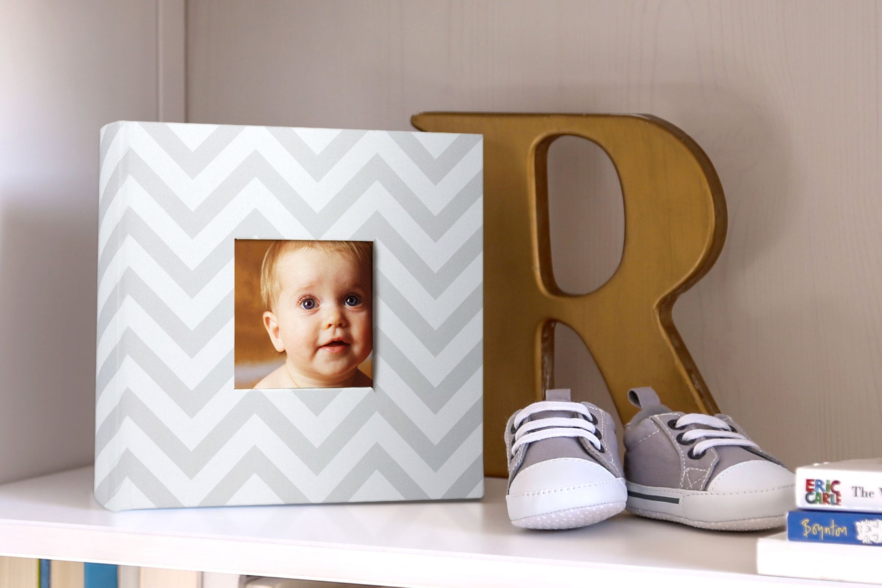 Pearhead Chevron Photo Album Grey/White