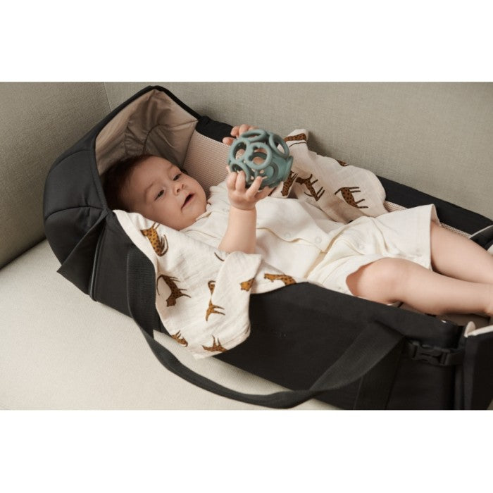 Liewood Amber Babylift Black