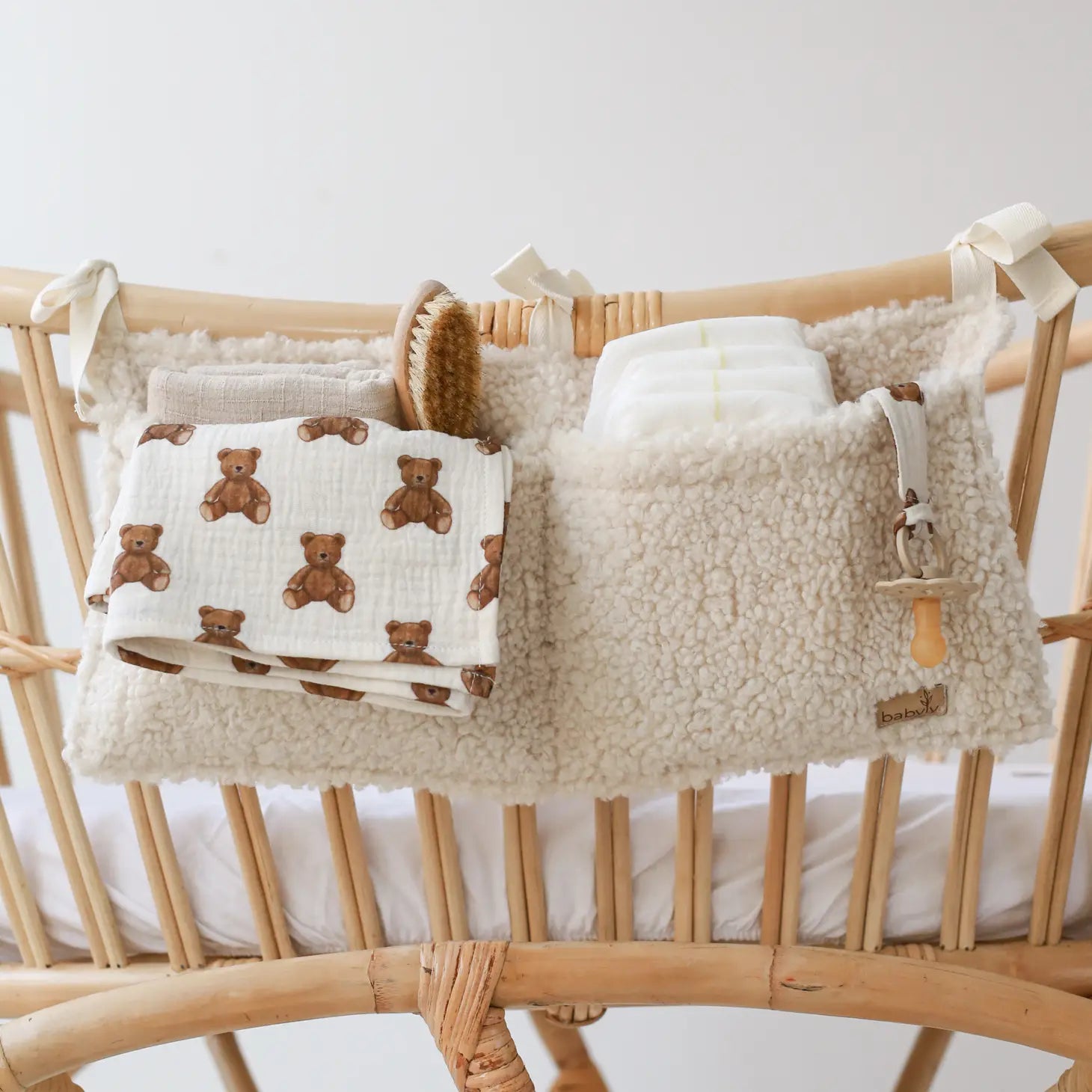 Babyly Baby Crib Organizer Teddy Cream